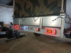 Подсветка номера Fristom FT-016/A LED красного цвета c габаритом и проводом