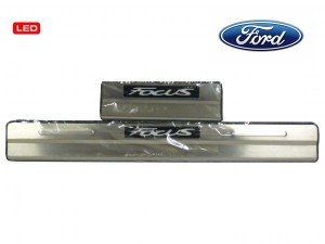 Накладки на пороги Ford Focus 2/2+ с подсветкой