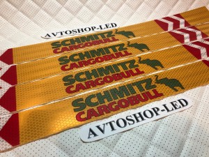Наклейка Лента желтая светоотражающая SCHMITZ (с зеленой надписью) 65 см 4 шт.