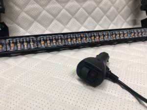 Стробоскоп под стекло желтый LED 93 см 12/24V