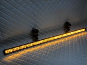 Стробоскоп под стекло желтый LED 93 см 12/24V
