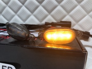 Фонари габаритные Желтые в решетку радиатора 4 LED 12V