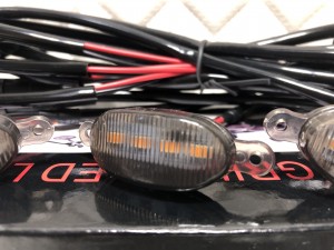 Фонари габаритные Желтые в решетку радиатора 4 LED 12V