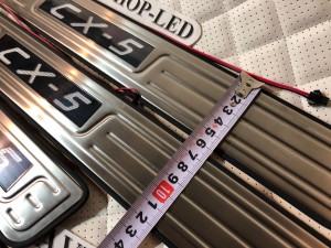 Накладки на пороги Mazda СХ 5 с красной подсветкой копия №1770216123