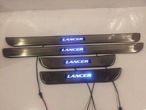 Накладки на пороги Mitsubishi LANCER 9 с белой подсветкой копия №1770216139