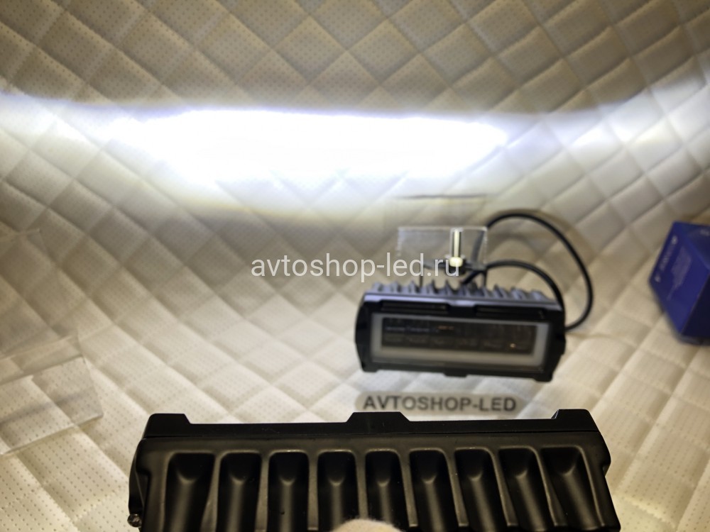 Фара светодиодная 30W с дхо 12/24V