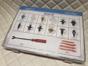 Набор автомобильных клипс 220 предметов с отверткой и съёмники обшивки.